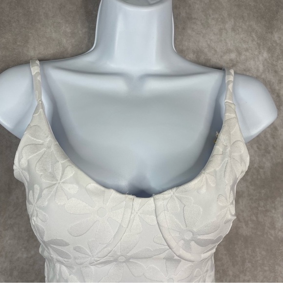 Kenny Flowers The Santorini White Floral Jacquard Underwire One Piece NWT - Picture 8 of 10